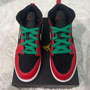 Jordan 1 retro high OG  (PS) size 2.5 Y
